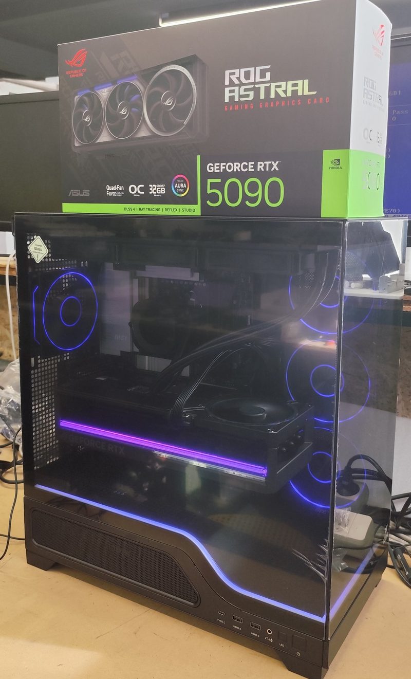 PC gaming con GeForce RTX 5090 assemblato da TXXO